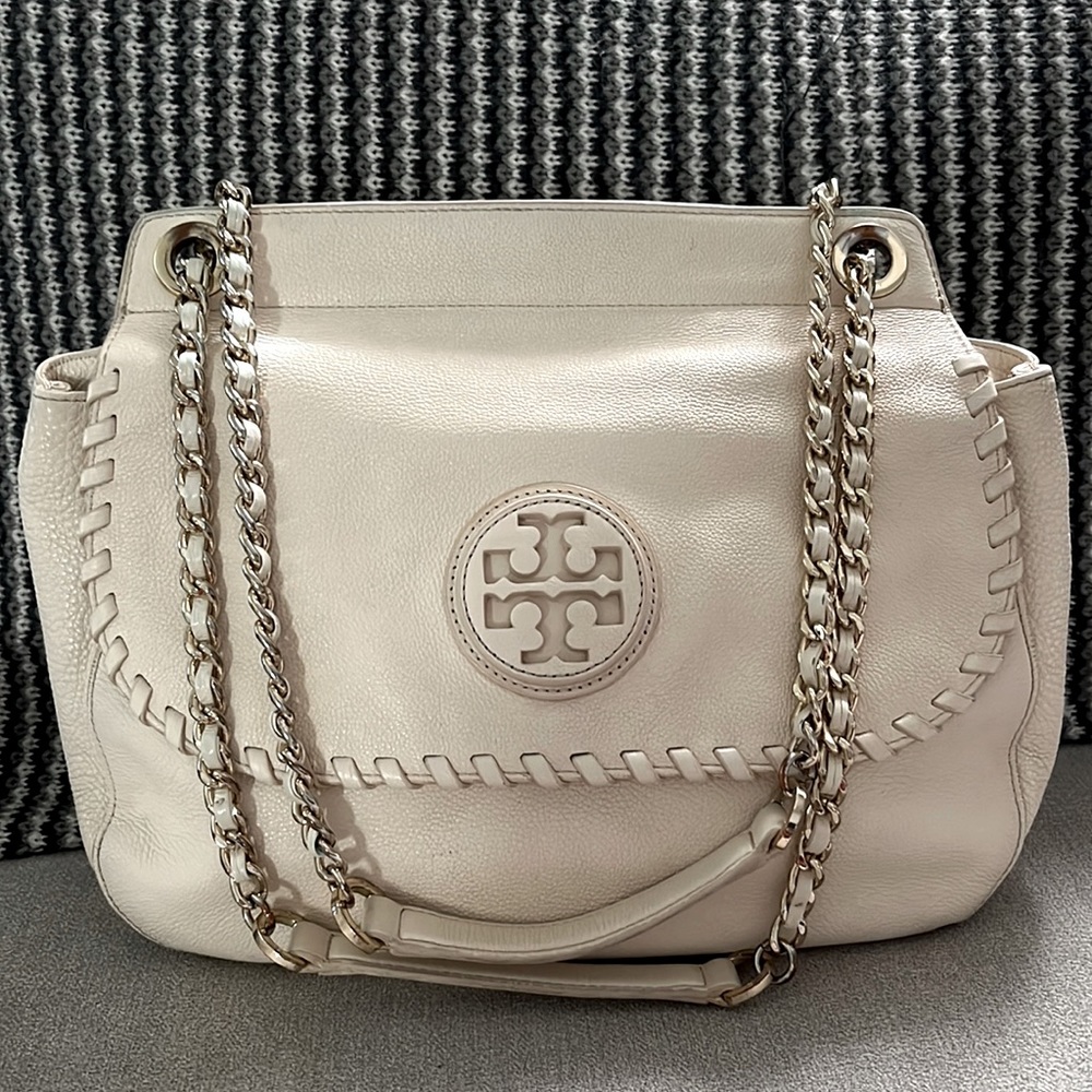 TORY BURCH IVORY PURSE 👜 chain link straps!